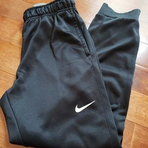 Nike Therma sweatpants with cuff bottom